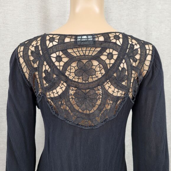 ASTR Elegant Black Lace Women's Top - Picture 5 of 9